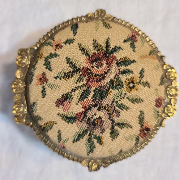 Gold trinket box - Picture 3 of 6